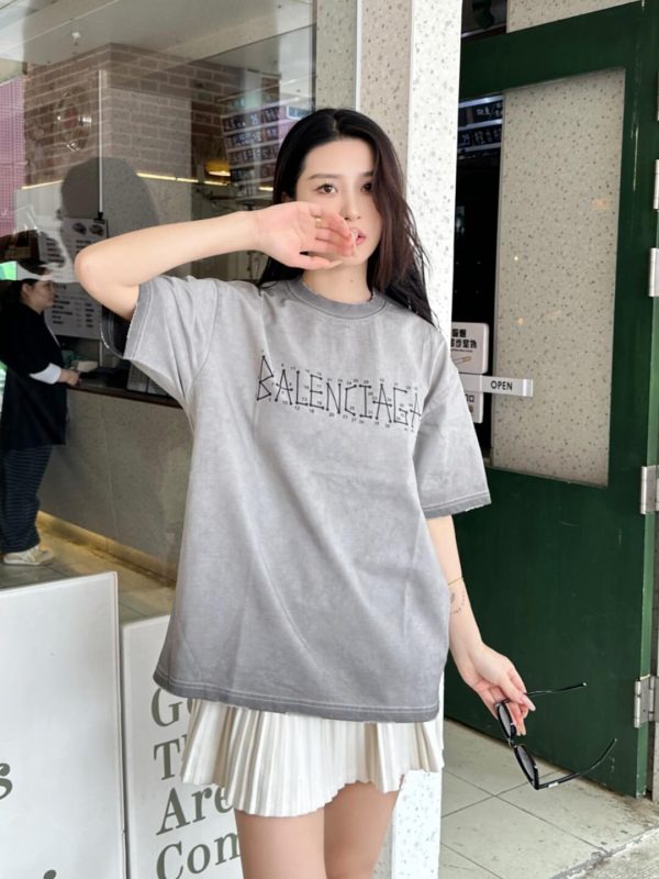 Balenciaga Connect The Dots T-Shirt- Light Grey (2) Balenciaga Connect The Dots T-Shirt- Light Grey