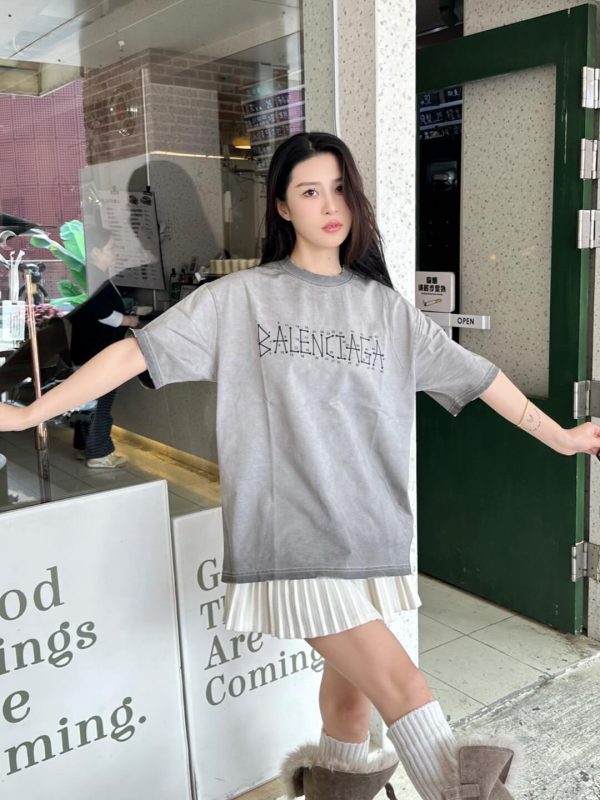 Balenciaga Connect The Dots T-Shirt- Light Grey (5) Balenciaga Connect The Dots T-Shirt- Light Grey
