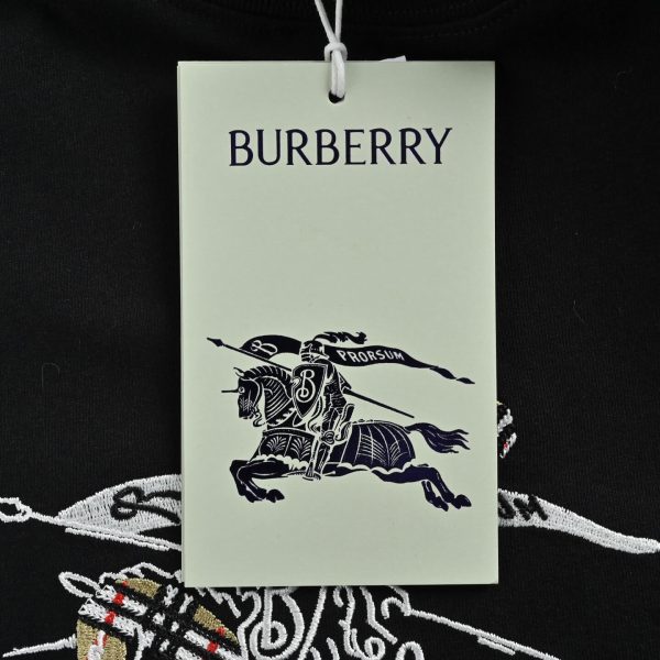 Burberry Knight Sketch Cotton T-shirts- Black (6) Burberry Knight Sketch Cotton T-shirts- Black