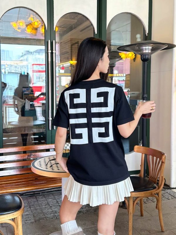 Givenchy 4G Logo T-Shirt- Black