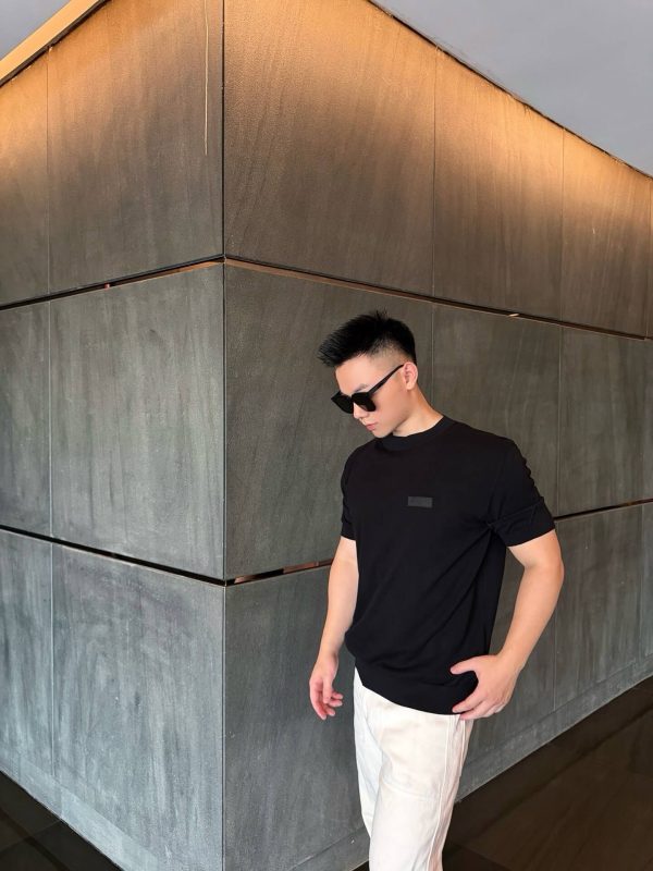 Givenchy Logo Patch T-Shirt- Black (4) Givenchy Logo Patch T-Shirt- Black