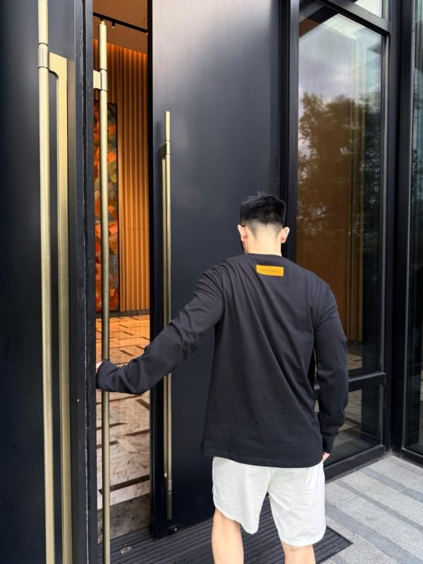 Louis Vuitton Cotton Inside Out Long Sleeve Crew Neck T-Shirt- Black (3) Louis Vuitton Cotton Inside Out Long Sleeve Crew Neck T-Shirt- Black