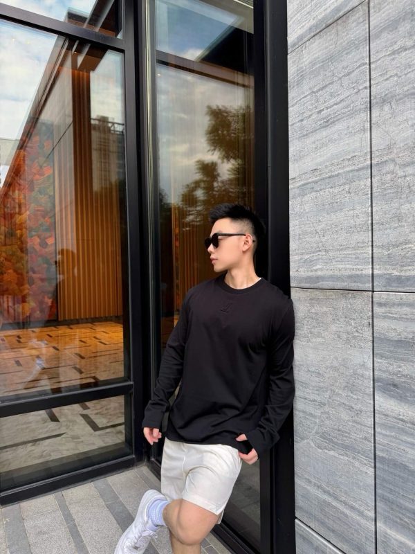 Louis Vuitton Cotton Inside Out Long Sleeve Crew Neck T-Shirt- Black (4) Louis Vuitton Cotton Inside Out Long Sleeve Crew Neck T-Shirt- Black