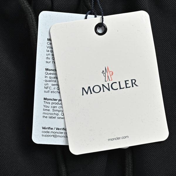 Moncler Nylon-Pocket Cargo Sweat Shorts- black
