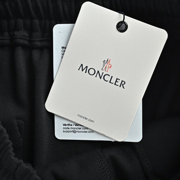 Moncler Sweat Shorts- Black (3) Moncler Sweat Shorts- Black