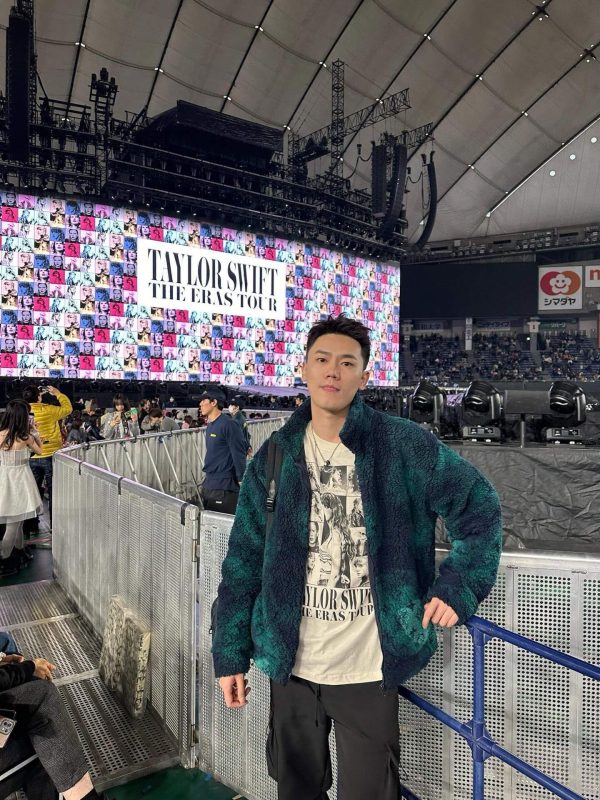 Louis Vuitton Monogram Camo Fleece Blouson GreenNavy (8) Louis Vuitton Monogram Camo Fleece Blouson Green/Navy